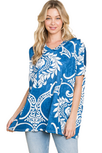 Load image into Gallery viewer, BOMBOM Printed Relaxed V-Neck Tunic Top