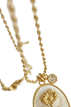 Load image into Gallery viewer, Flower Shell Pendant Copper Necklace

