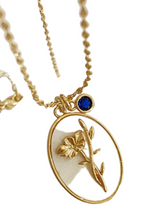 Load image into Gallery viewer, Flower Shell Pendant Copper Necklace
