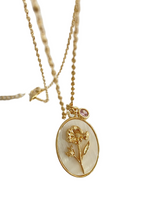 Load image into Gallery viewer, Flower Shell Pendant Copper Necklace
