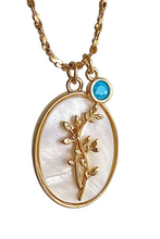 Load image into Gallery viewer, Flower Shell Pendant Copper Necklace
