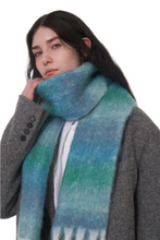 Load image into Gallery viewer, Fringe Gradient Thermal Scarf
